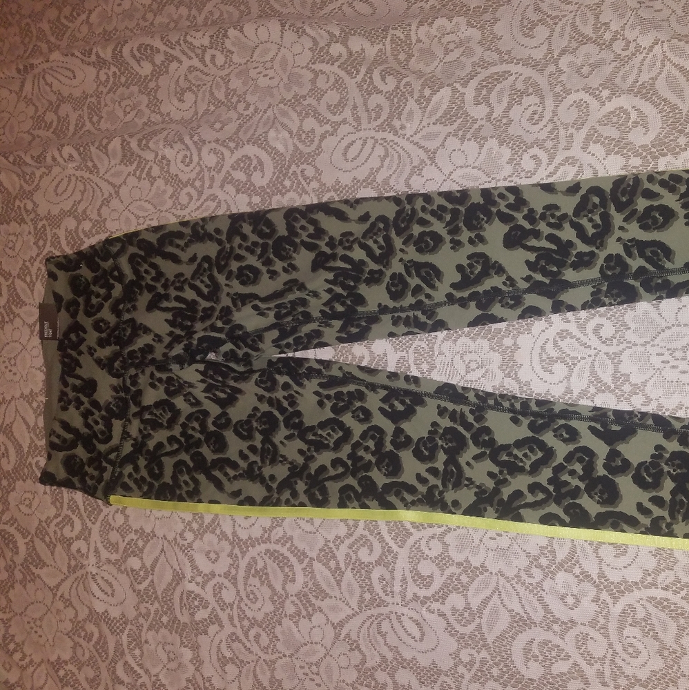 NWT VSX Cheetah print full length leggings size XS